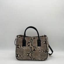 画像をギャラリービューアに読み込む, デコレートパイソン×コブラレザーハンドバッグ