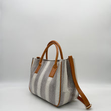 画像をギャラリービューアに読み込む, コブラレザーハンドバッグ