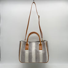 画像をギャラリービューアに読み込む, コブラレザーハンドバッグ