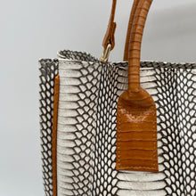 画像をギャラリービューアに読み込む, コブラレザーハンドバッグ