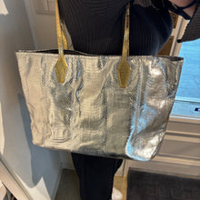 画像をギャラリービューアに読み込む, コブラレザーメタリックトートバッグ