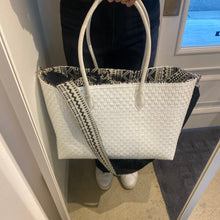 画像をギャラリービューアに読み込む, カゴバッグ