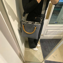 画像をギャラリービューアに読み込む, カゴバッグ