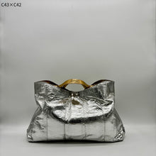 画像をギャラリービューアに読み込む, コブラレザーメタリックトートバッグ