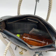画像をギャラリービューアに読み込む, コブラレザーハンドバッグ