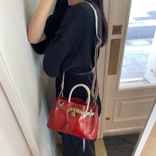 画像をギャラリービューアに読み込む, コブラレザーミニハンドバッグ