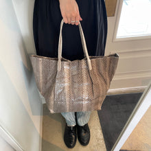 画像をギャラリービューアに読み込む, コブラレザートートバッグ