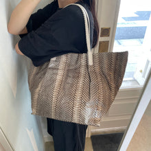 画像をギャラリービューアに読み込む, コブラレザートートバッグ