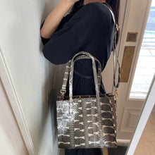 画像をギャラリービューアに読み込む, マングローブスネークトートバッグ