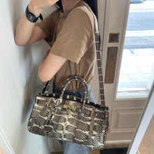 画像をギャラリービューアに読み込む, マングローブスネークハンドバッグ