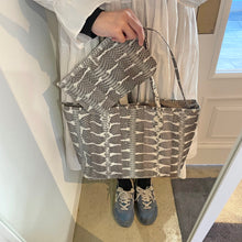 画像をギャラリービューアに読み込む, マングローブスネークトートバッグ