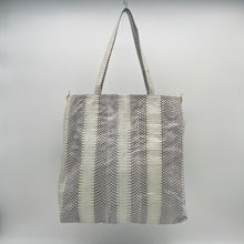 画像をギャラリービューアに読み込む, デコレートパイソン×コブラレザートートバッグ