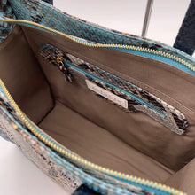 画像をギャラリービューアに読み込む, デコレートパイソン×コブラレザートートバッグ