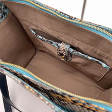 画像をギャラリービューアに読み込む, デコレートパイソン×コブラレザートートバッグ