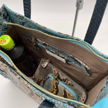 画像をギャラリービューアに読み込む, デコレートパイソン×コブラレザートートバッグ