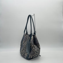 画像をギャラリービューアに読み込む, デコレートパイソン×コブラレザートートバッグ