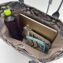 画像をギャラリービューアに読み込む, デコレートパイソン×コブラレザートートバッグ