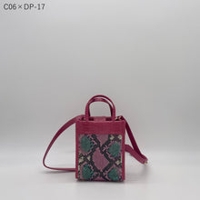 画像をギャラリービューアに読み込む, デコレートパイソン×コブラレザーショルダーバッグ