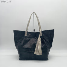 画像をギャラリービューアに読み込む, コブラレザートートバッグ