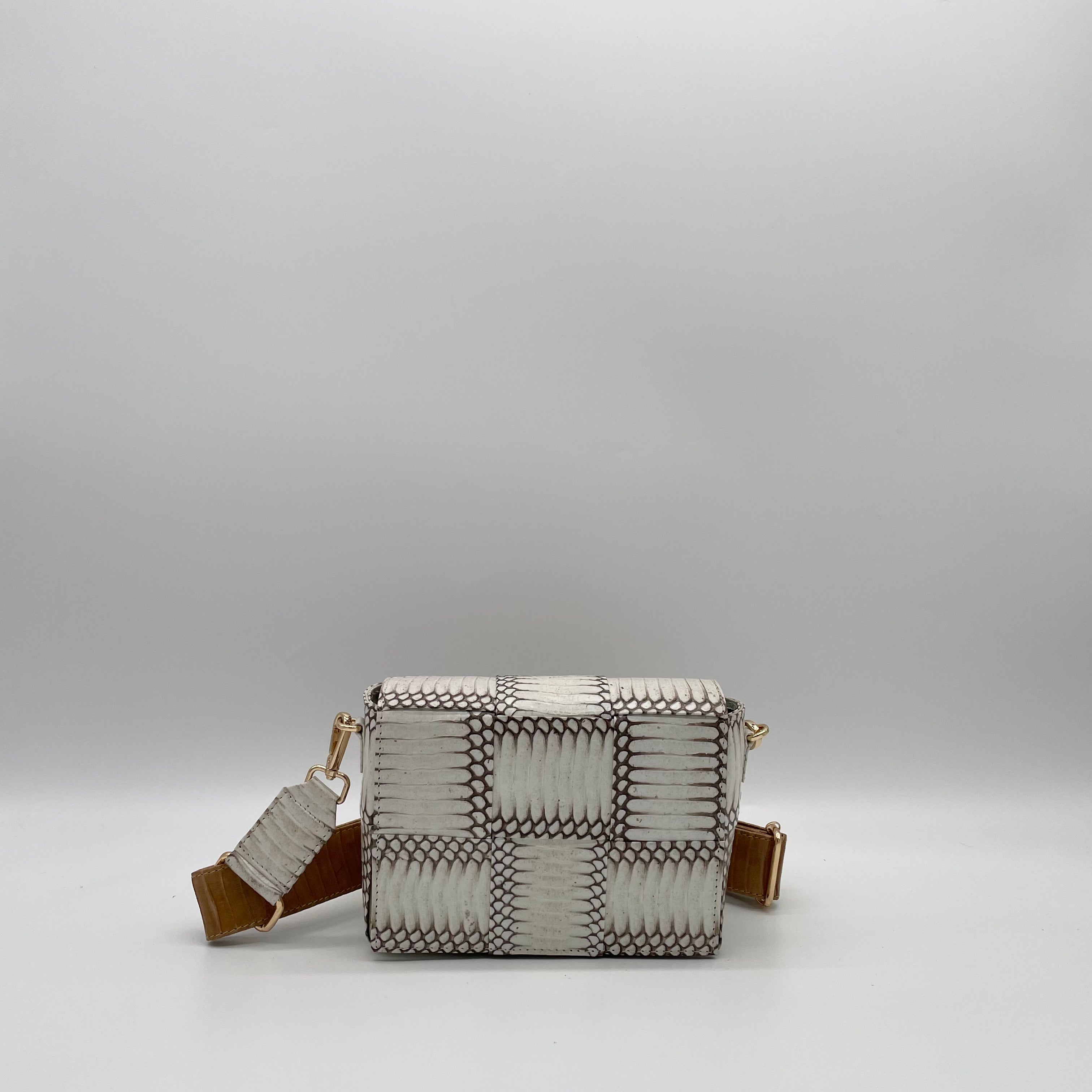 コブラ　ショルダーバッグ cobra buckle nylon one shoulder bag (water repellent