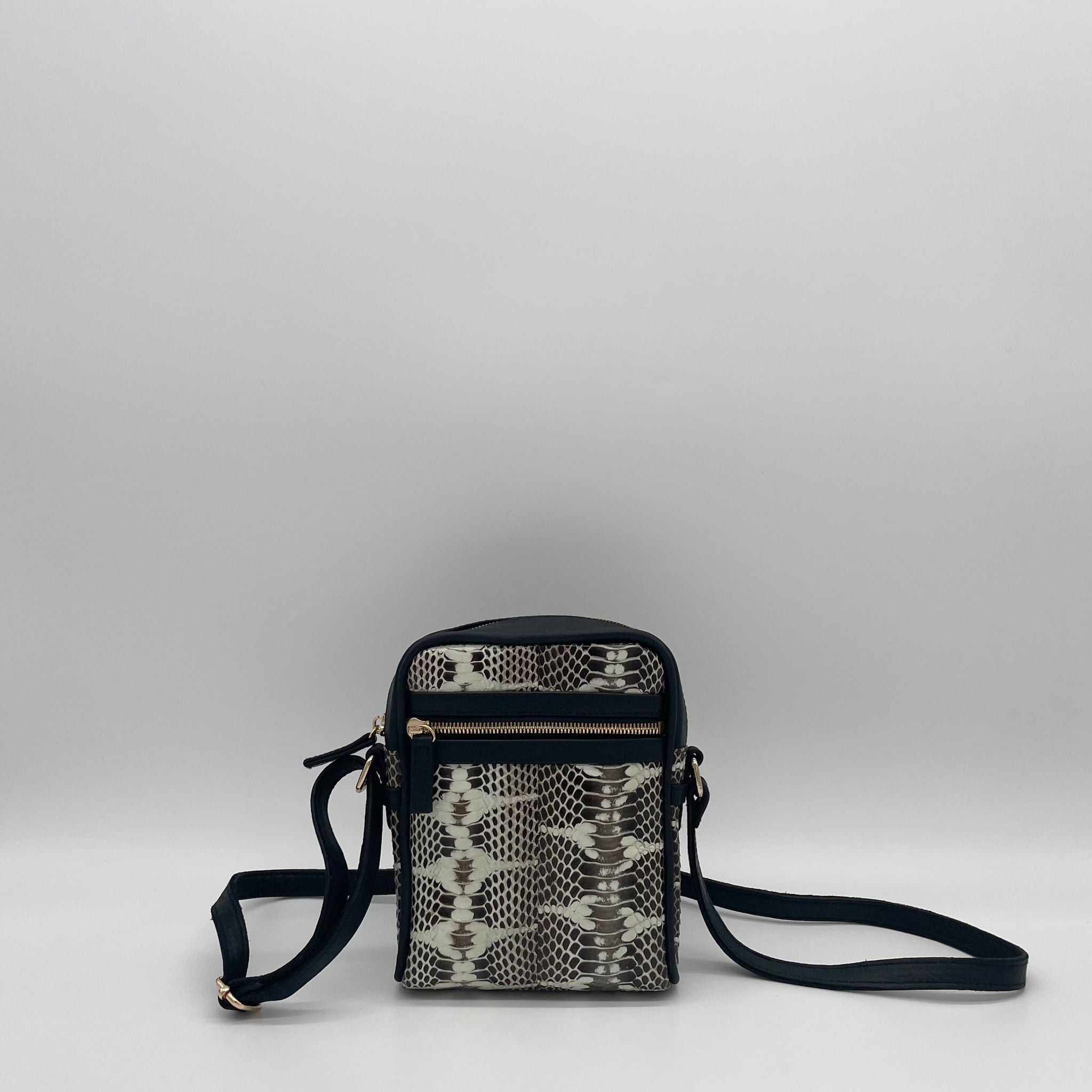 MANGROVE SNAKE – pliable tokyo